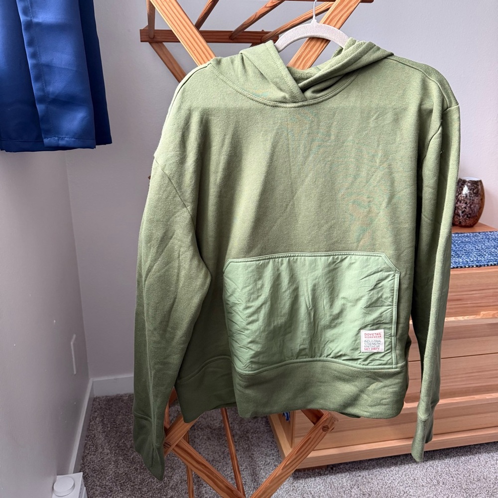 Men's Olive Green Hooded Pullover with Front Patch Pocket NEW NEVER WORN no tags